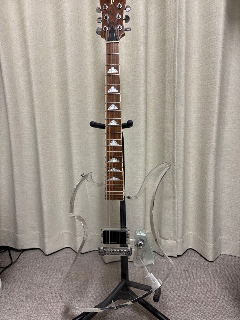 FERNANDES クリスタルモッキンバード アクリルギター hide アクリルボディなんていい音するわけない!?HIDEモデル『クリスタル