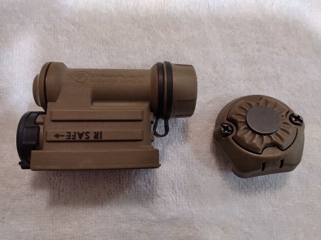 ミリタリーライト(ヘルメット用) Amazon.co.jp: Pyhodi タクティカル ヘルメット ライト オプション 4