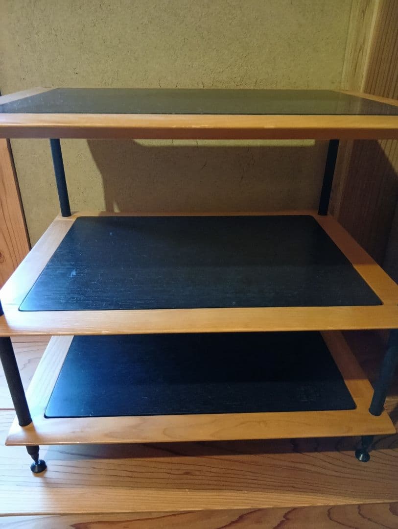 ADK オーディオラック ADKが、スオーニシリーズのオーディオラック「Suoni Premium」を1月に