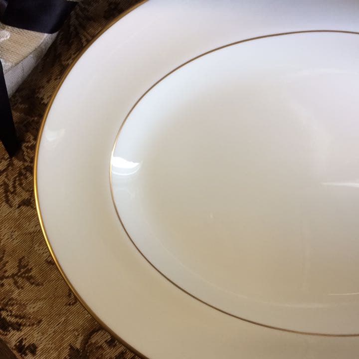 黒壺 WEDEWOOD CALIFORNIA 英国の輝きを纏う オーバルプラター - メルカリ