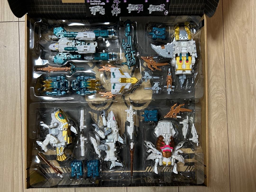 【タカラトミーモール限定】GENERATION SELECTSゴッドネプチューン 国内：タカラトミーモール限定】GENERATION SELECTS シーコンズ ゴッド