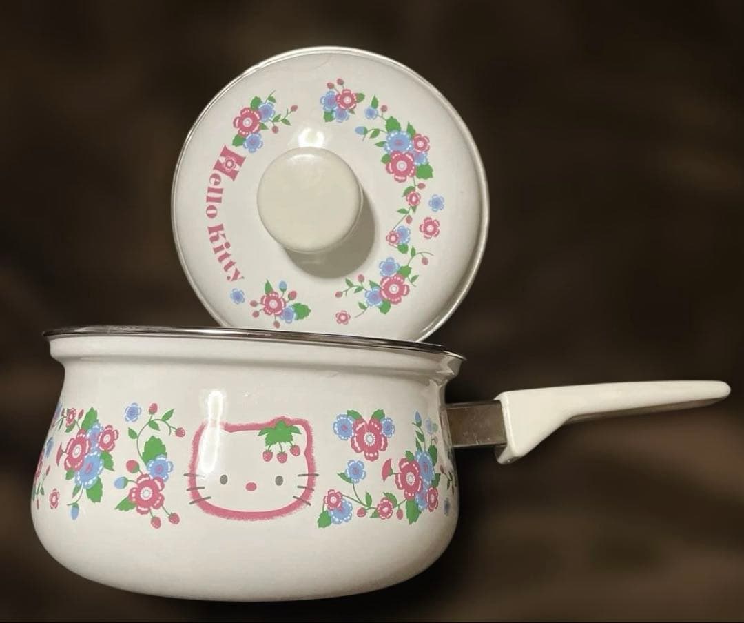 ハローキティいちご☆片手鍋☆2001年製☆激レア ハローキティいちご☆片手鍋☆2001年製☆激レア