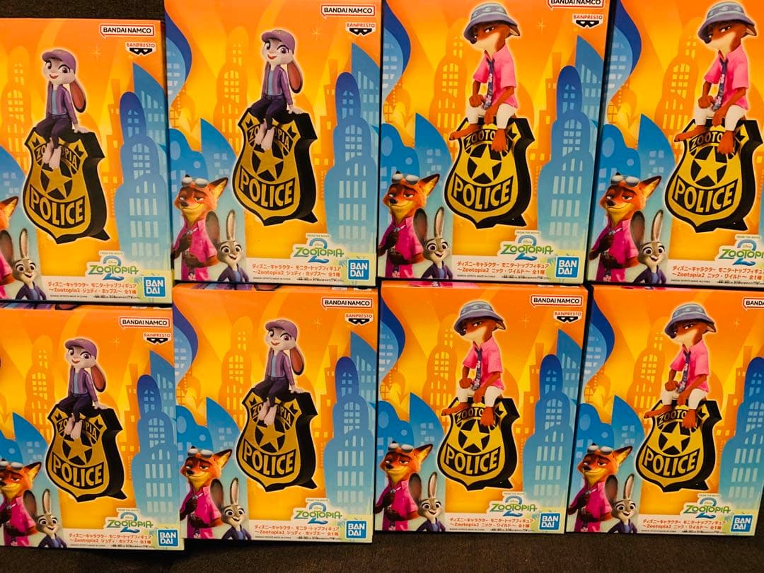 1007 ズートピア 警察バッジ フィギュア 8個セット　おまとめ ニック＆ジュディの同僚気分！？ ズートピアの「警察官バッジ」を