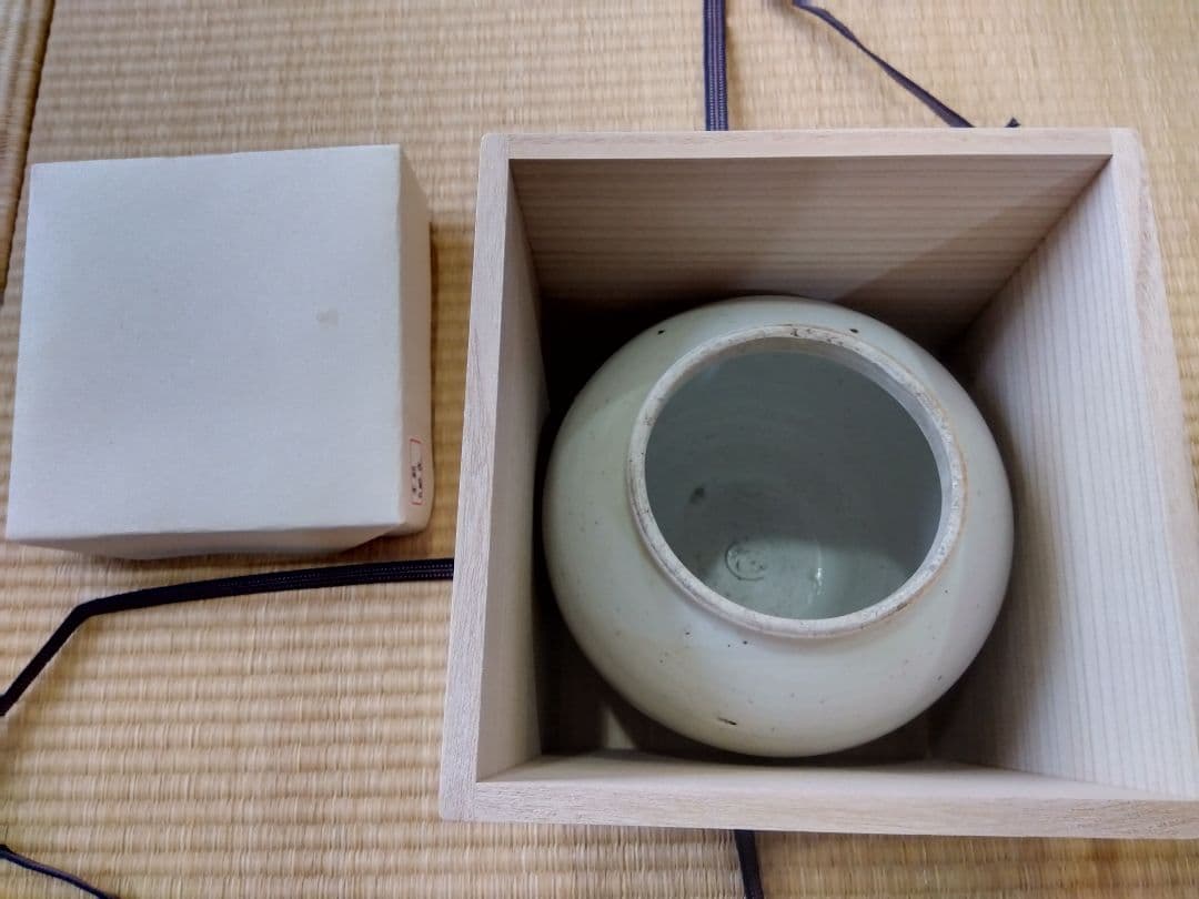 骨董品　李朝時代　白磁器　壺 李朝白磁大壺 – Joseon Dynasty Jar | 陶磁オンライン美術館ーTOUJI