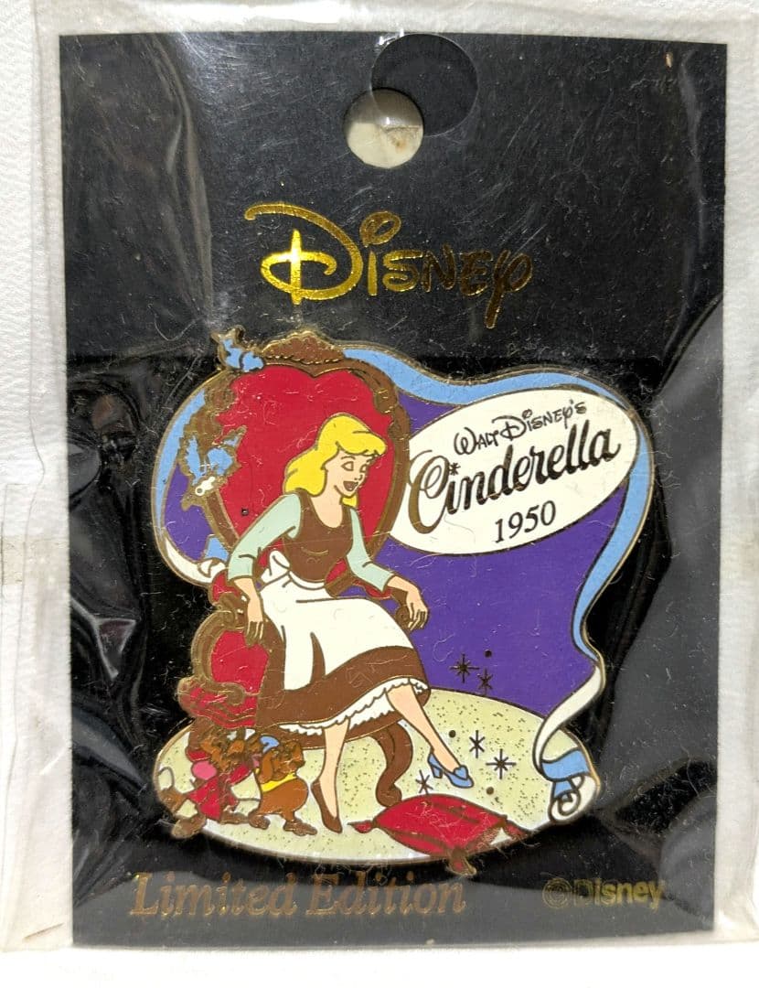 ディズニー シンデレラ ガラスの靴リミテッドエディション ピンバッジ