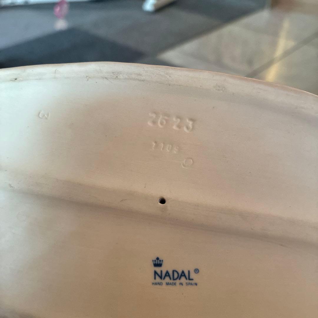 スペインのナダル社磁器製フィギュリン「少女とうさぎ」　リヤドロ姉妹ブランド