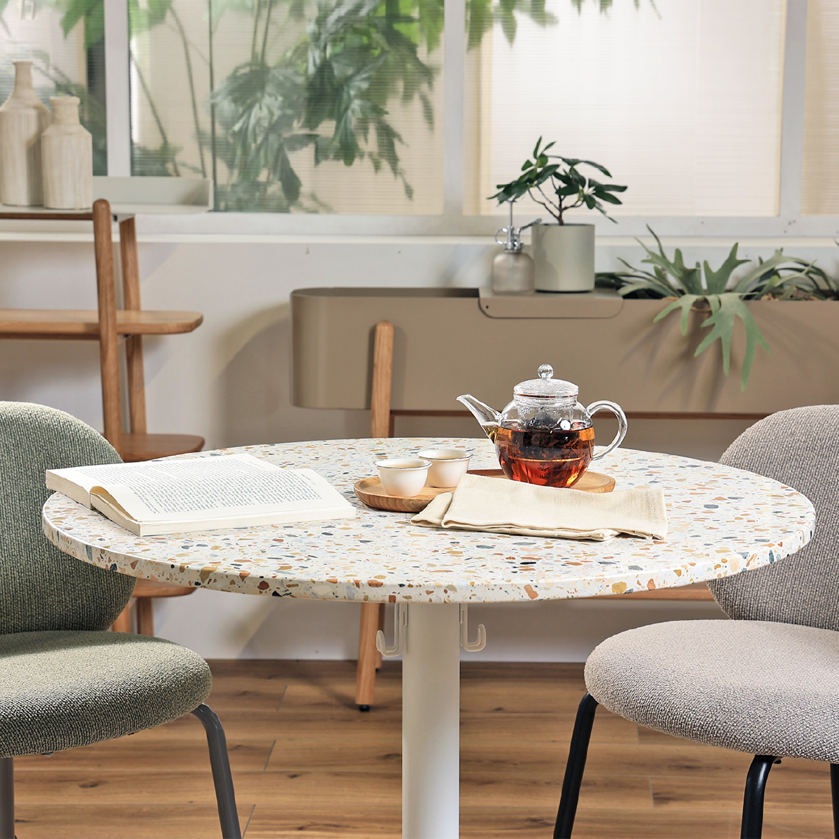 フェルネ ラウンドテーブル ｜ 家具・インテリア通販の関家具【公式】