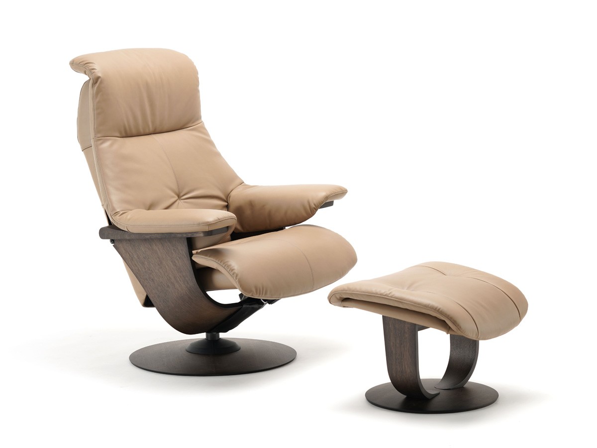 ベージュ・アイボリー系のリクライニングチェア・パーソナルチェア