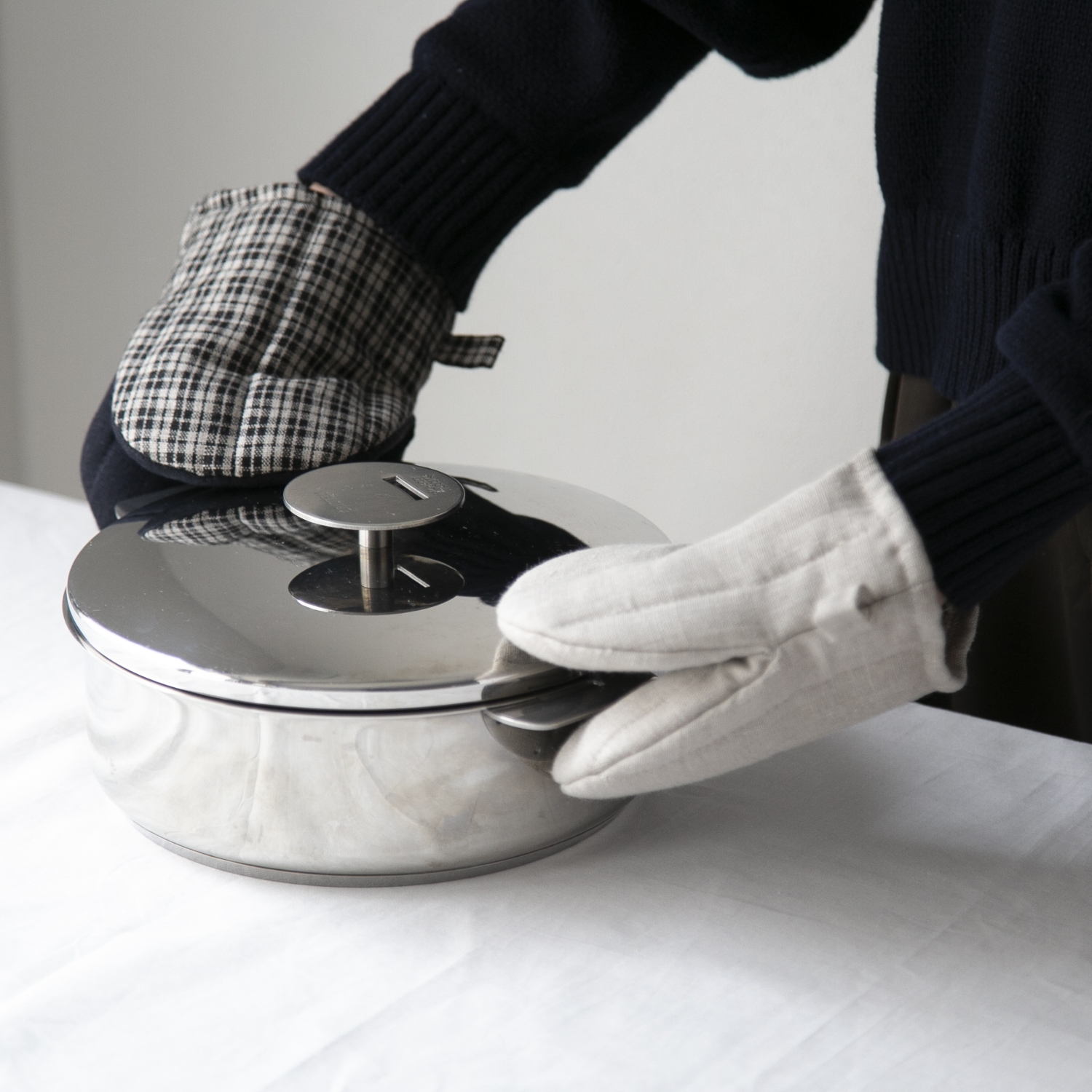 CRISTEL/グラフィット 深鍋 16cm -収納性抜群！ハンドル着脱式の